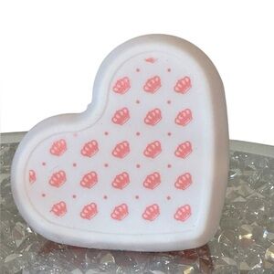 NWOT Juicy Couture heart-shaped snacking container